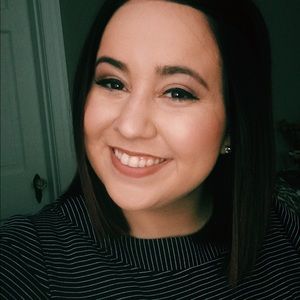 Meet your Posher, Cassandra